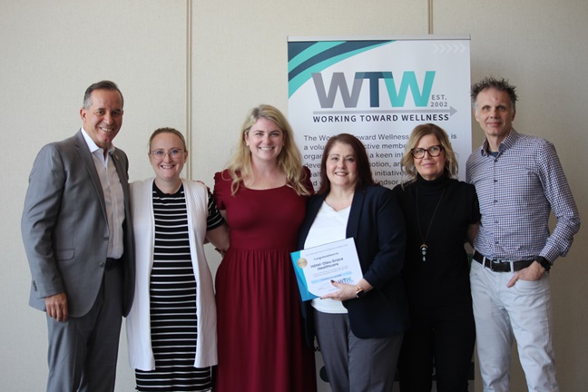 HDGH Team Accepting the Gord Smith award